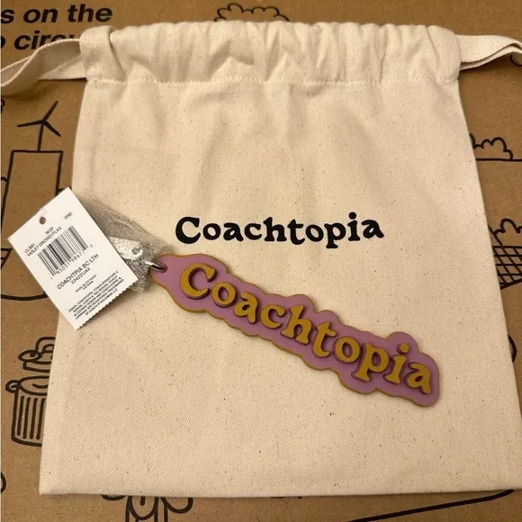 ❤️❤️❤️NWT Coach/coachtopia purse/Backpack keychain accessory ❤️❤️❤️ - Picture 8 of 8
